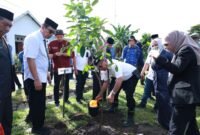 Bupati Andi Utta Ajak Kades Jadi Teladan Gemar Menanam di Momentum Harkitnas (Foto: ist)