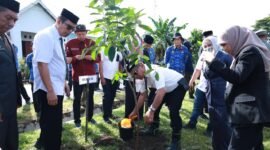 Bupati Andi Utta Ajak Kades Jadi Teladan Gemar Menanam di Momentum Harkitnas (Foto: ist)