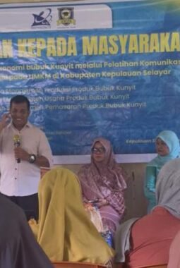 Dosen Unifa Latih UMKM dan Petani Selayar Optimalkan Nilai Ekonomi Bubuk Kunyit Lewat Pemasaran Digital