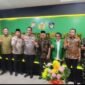 Kepala Lembaga Pendidikan dan Pelatihan (Kalemdiklat) Polri Komjen Pol Chryshnanda Dwilaksana bersama Kapolda Sulsel Irjen Pol Djuhandhani Rahardjo Puro dan Wakil Rektor II UMI Makassar Prof Zakir Sabara berfoto berama setelah persmian Pusat Studi Kepolisian di UMI Makasasar. Foto : Mawan