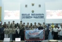 Mahasiswa, dosen, serta peneliti mengikuti kuliah tamu bertajuk Climate Change and Increasing Flood Risks: Challenges and Adaptation di Sekolah Pascasarjana Unhas. Foto : Doc. Humas Unhas