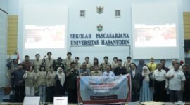 Mahasiswa, dosen, serta peneliti mengikuti kuliah tamu bertajuk Climate Change and Increasing Flood Risks: Challenges and Adaptation di Sekolah Pascasarjana Unhas. Foto : Doc. Humas Unhas