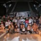 Ikatan Jurnalis Televisi Indonesia (IJTI) Pengda Sulselbar menggelar doa bersama dan menyalakan lilin untuk lima jurnalis yang hilang saat meliput erupsi Gunung Anak Krakatau di Museum Balla Lompoa, Gowa. Foto : Doc. IJTI Pengda Sulselbar